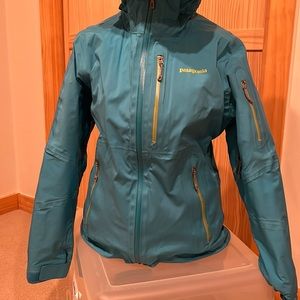 Patagonia women’s ski Storm jacket size small